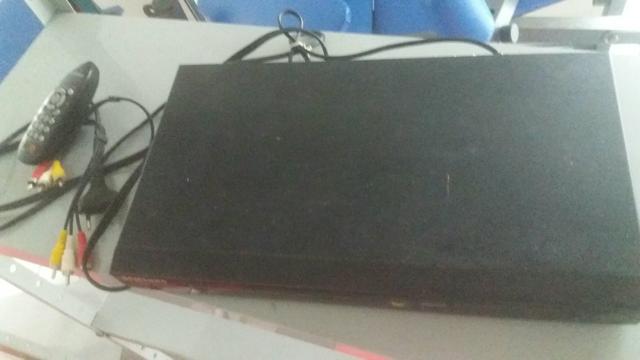DVD e toca CD, c/cabeamento/controle
