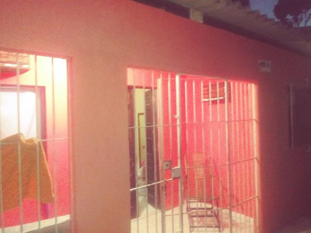 Vendo uma casa no Ibura de baixo aceito carro como entrada - Foto 2