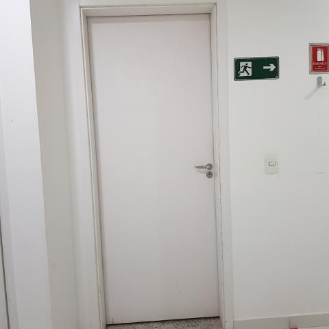 Porta de entrada 82 x 210 cm completa