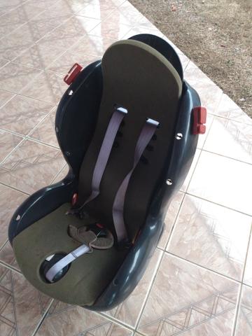Vende se cadeirinha