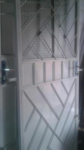 Temos portas e janelas novas completas! - Foto 4