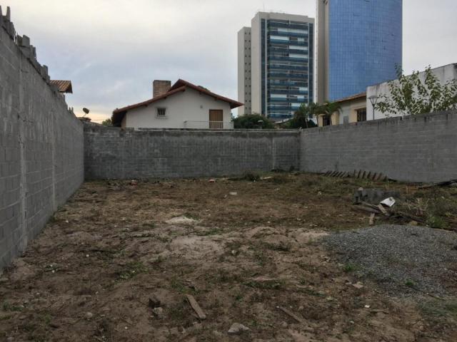 Terreno na mata da praia com 390m².