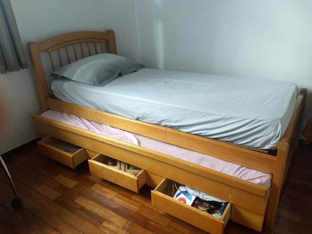 Cama auxiliar com gavetas