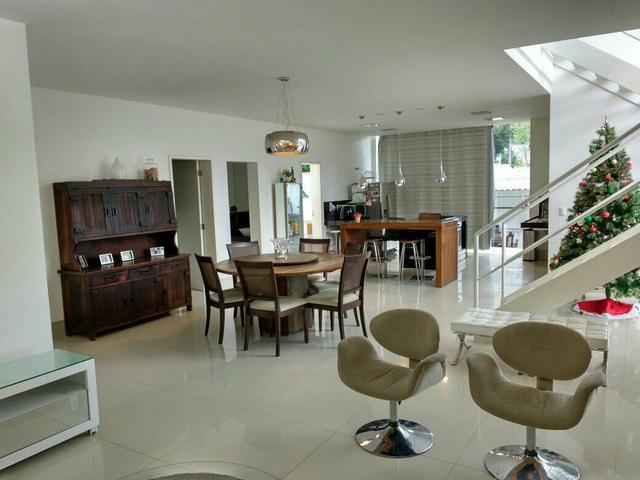 Casa de 4 quartos, sendo 2 suítes em fradinhos