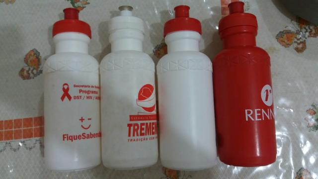Kit para água/suco com bebedor na tampa com trava