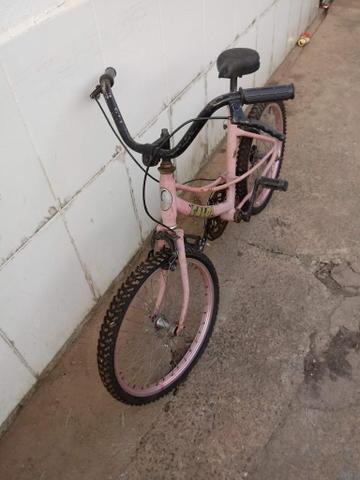 Bicicleta infantil aro 20 - Foto 6