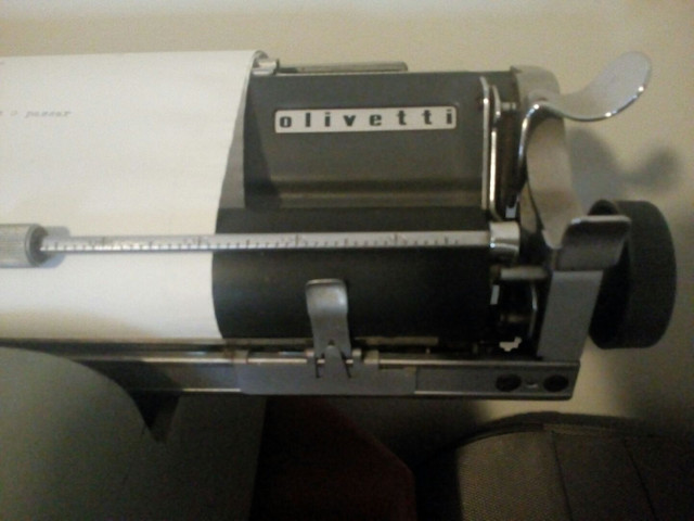 Máquina de escrever Olivetti LexiKon - Foto 3
