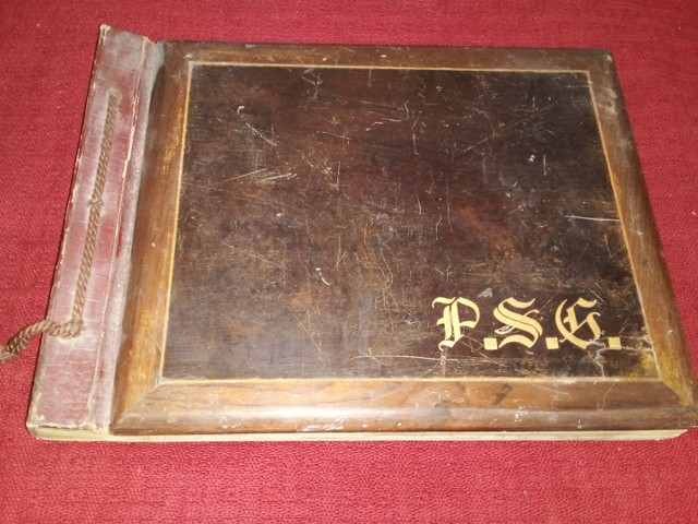 Álbum de fotos antigo