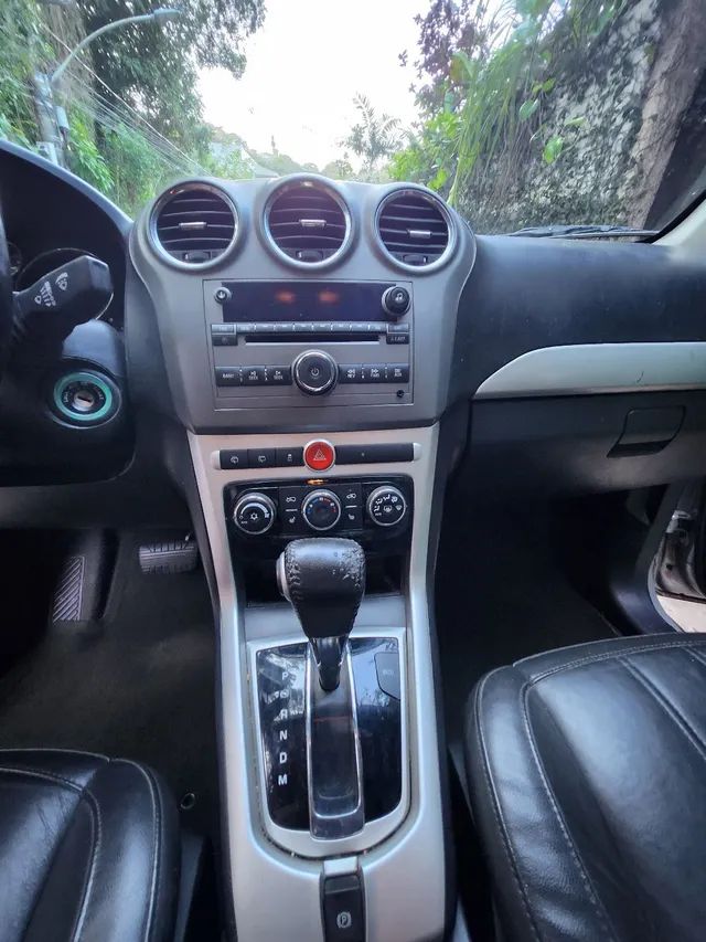 Captiva 2012 Ecotec 2.4, prata, completa e pouco rodada, com apenas 77.000 km.