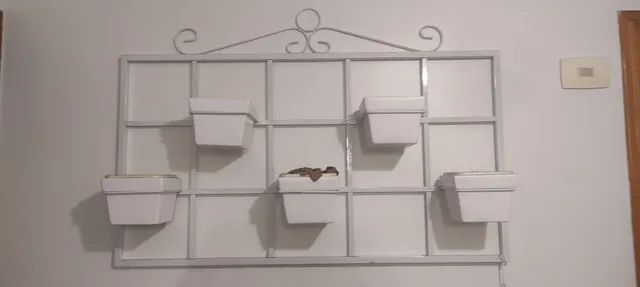 Floreira de parede de metal para 5 vasos