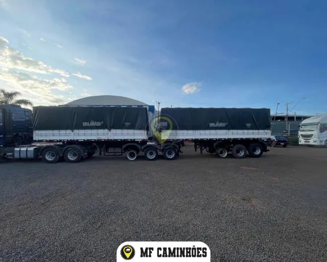 Carreta graneleiro Randon 3x3 curto