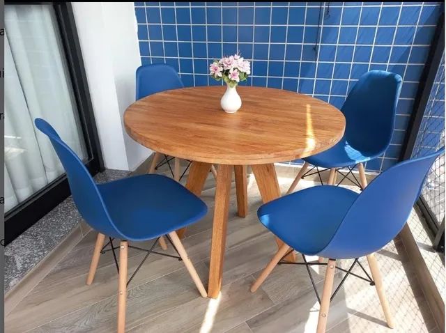 Promoção! Mesa Redonda em madeira maciça. Resistente!  