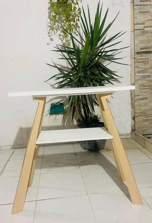 Aparador em MDF - Branco e madeirado 
