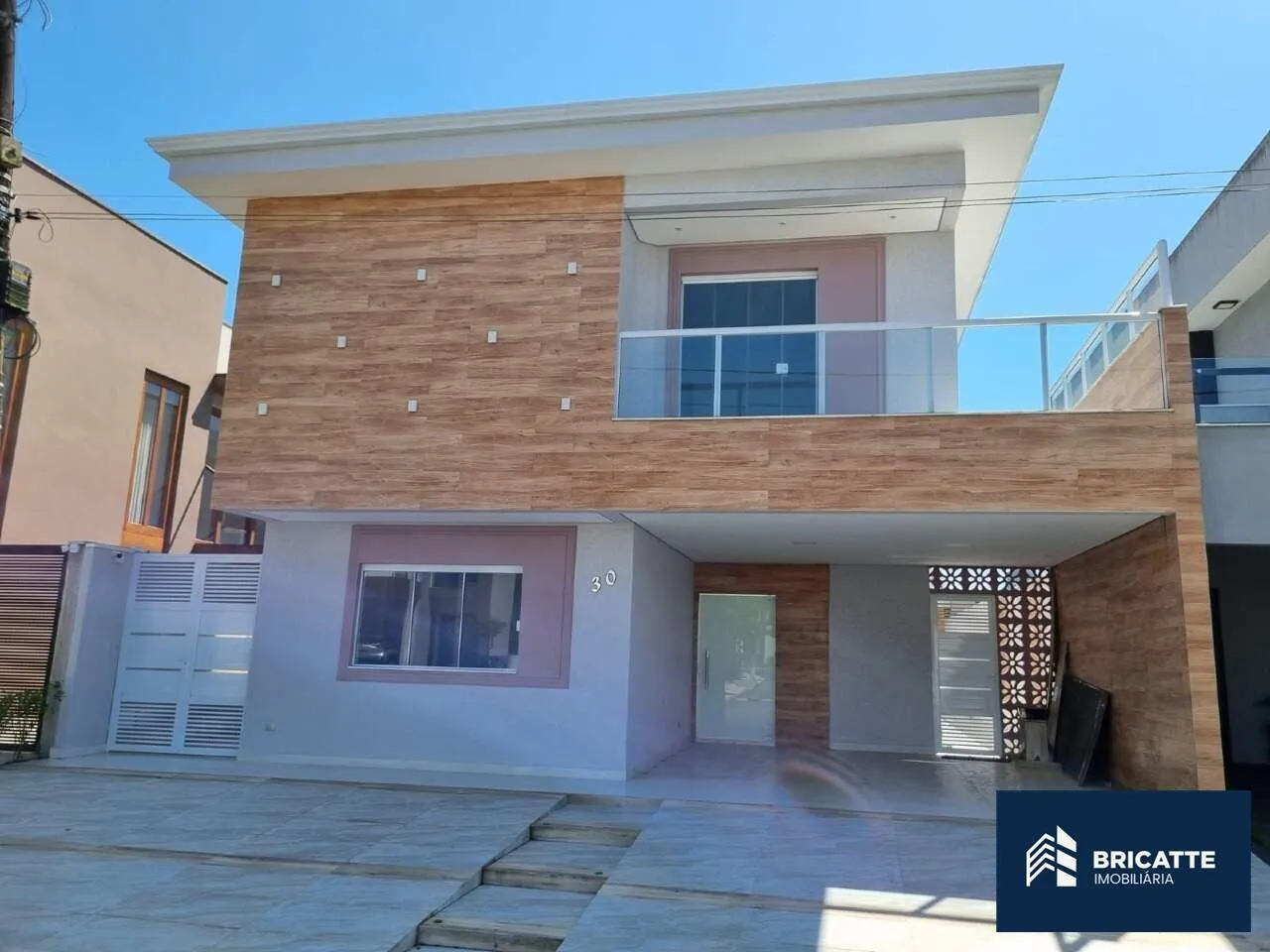Sobrado à venda, 4 quartos, 3 suítes, 4 vagas, Vila São Paulo - Itanhaém/SP