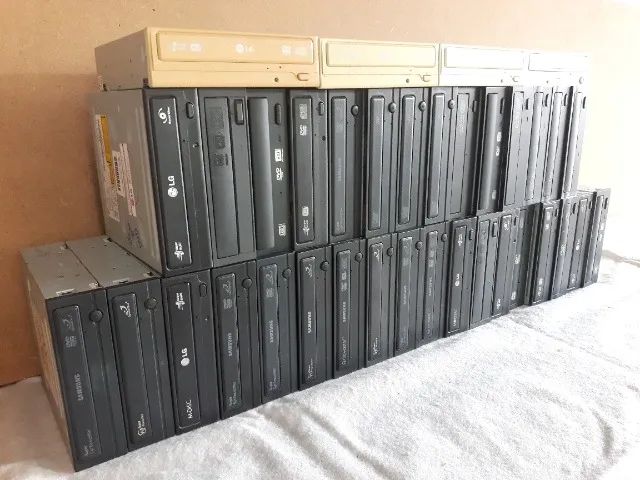 Lote com 27 drives de DVD e 9 drives de CD. - Foto 3