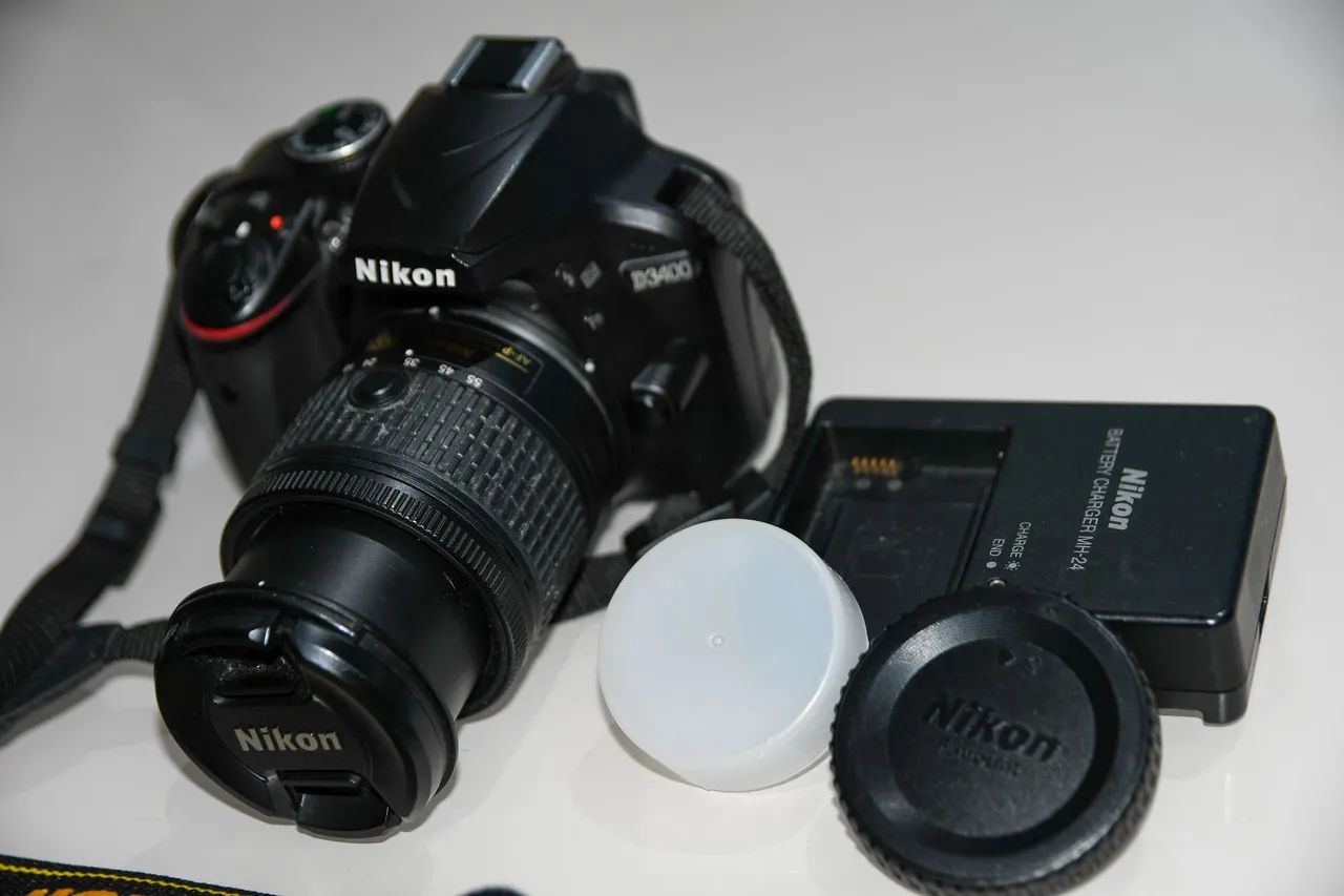 Câmera DSLR Nikon D3400 com Lente 18-55mm - Foto 4