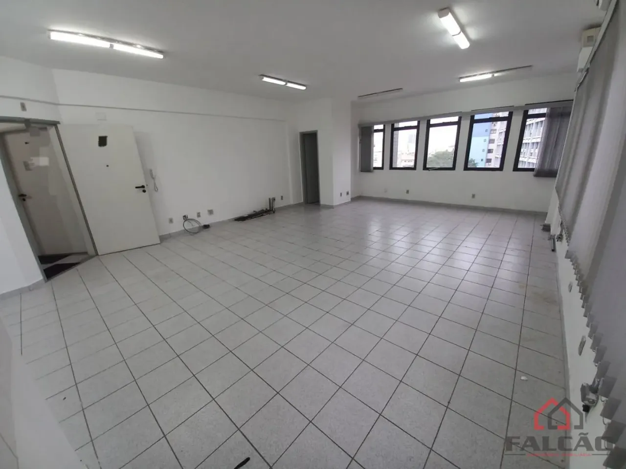 Sala no bairro do Gonzaga - Santos/SP