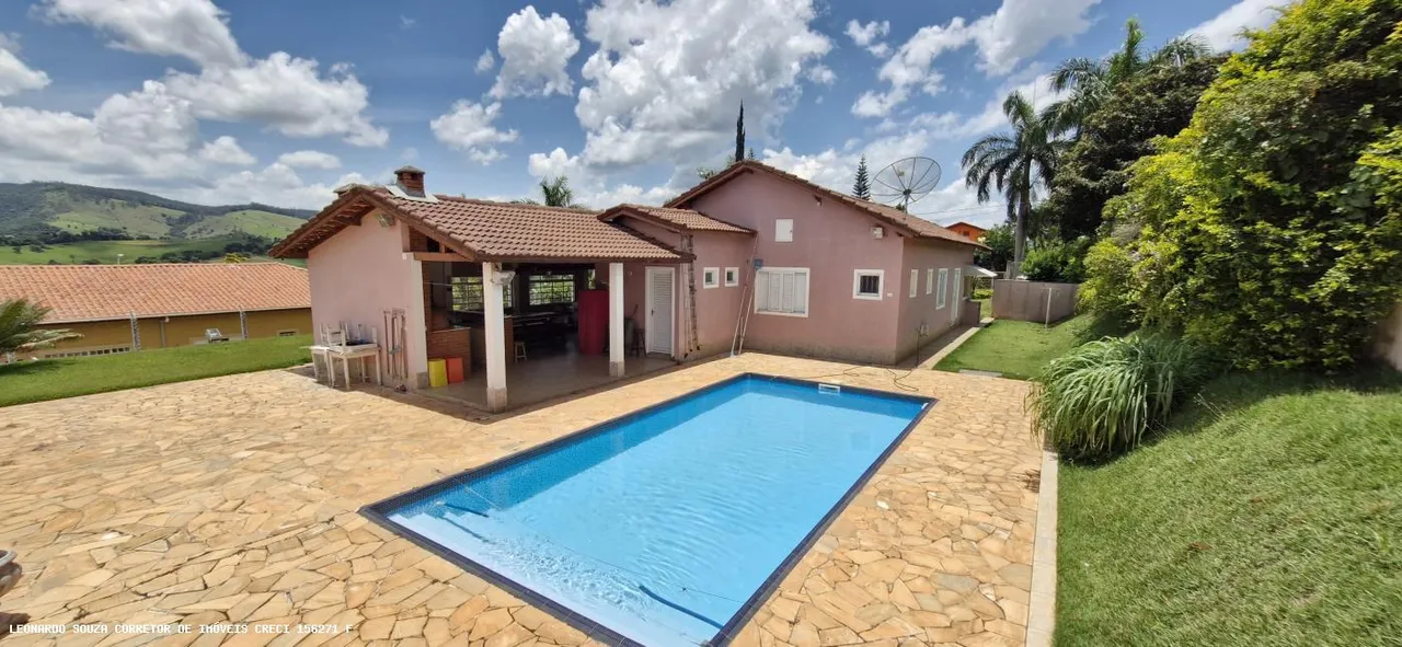 Chácara para Venda em Tuiuti, Centro, 4 dormitórios, 1 suíte, 3 banheiros, 2 vagas