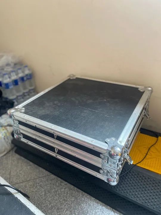 Console - Mesa de Som Xenyx X2222 USB Bivolt - Behringer - Mixer  - Foto 3