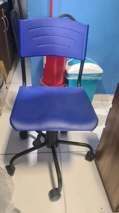 Cadeira giratória  escritório  em polipropileno  - Foto 6