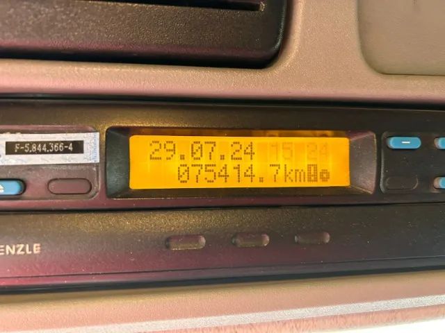 Mercedes Benz 2425 6x2 com tanque - Foto 7