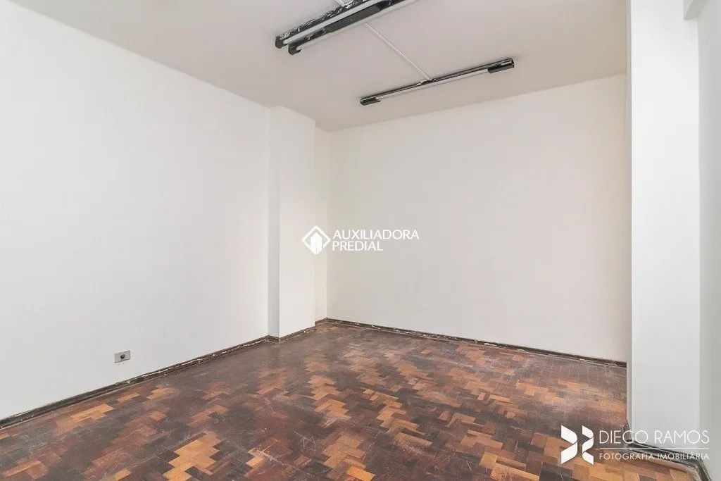 SALA COMERCIAL NO MIOLO DO CENTRO