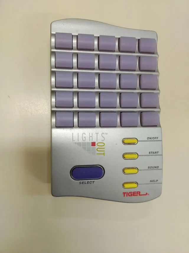 Jogo Portátil Tiger Electronics Lights Out 1995 Raríssimo