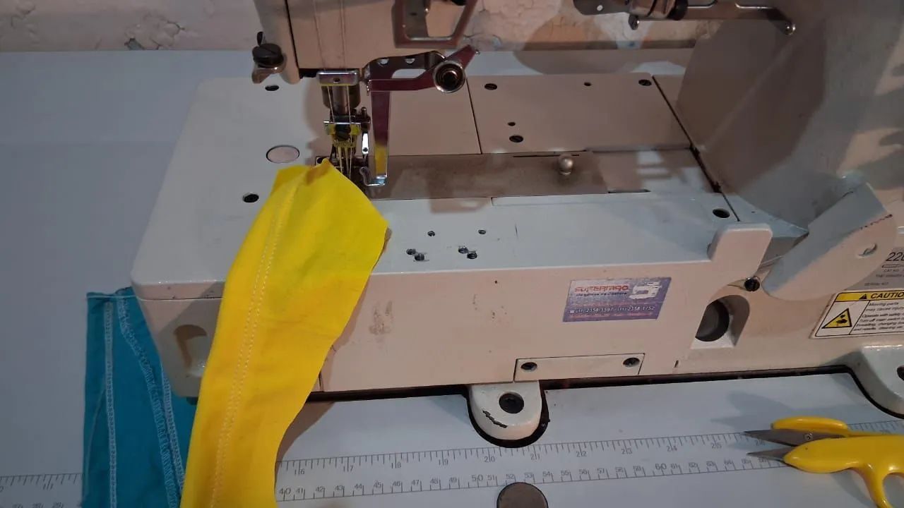 Vende-se máquina Galoneira Singer  - Foto 4