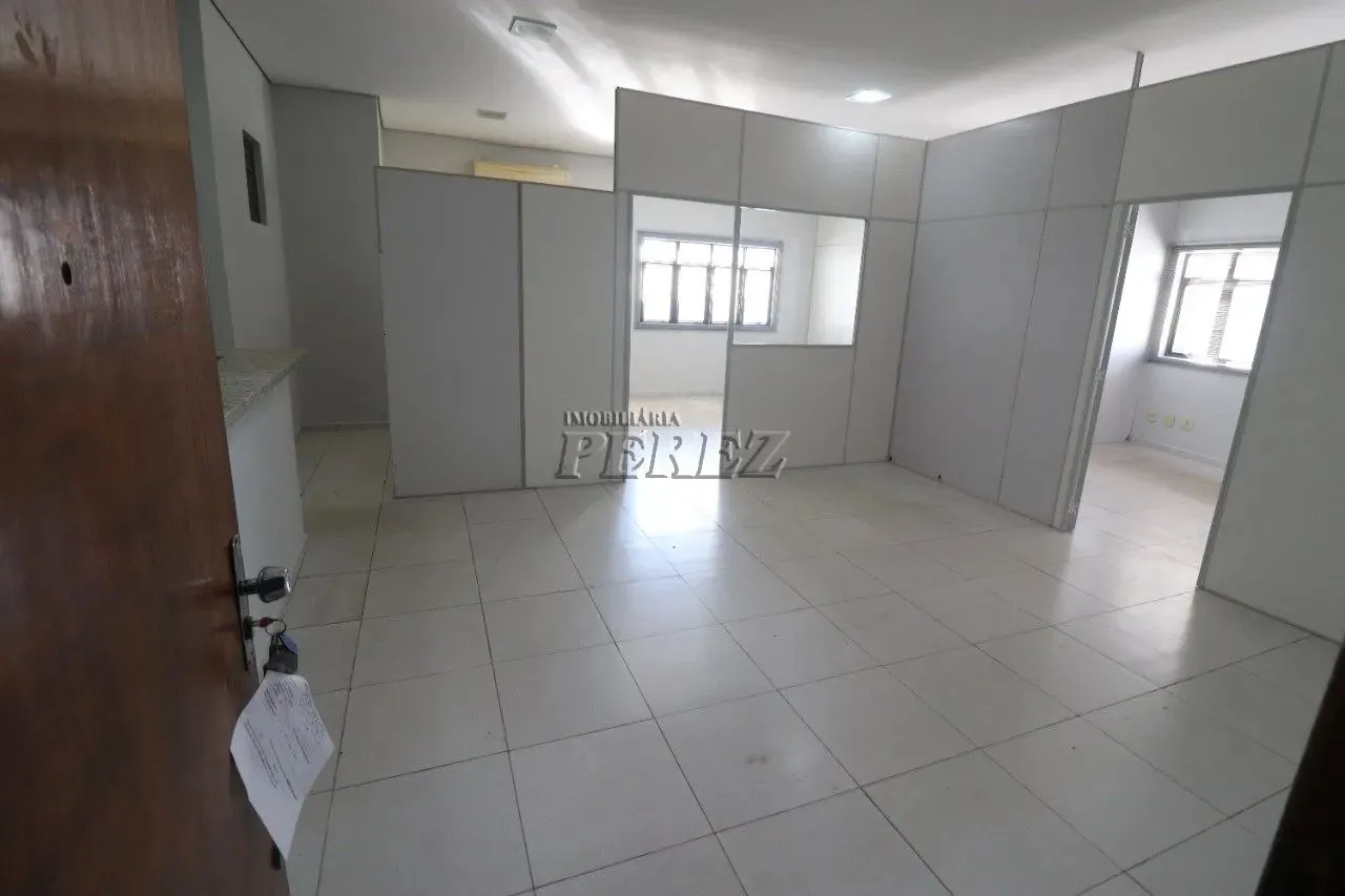 Sala comercial para alugar na Av Duque de Caxias, Edifício Beira Alta - Centro de Londrina