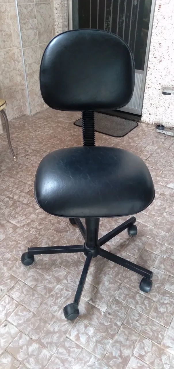 Cadeira giratória com rodinhas