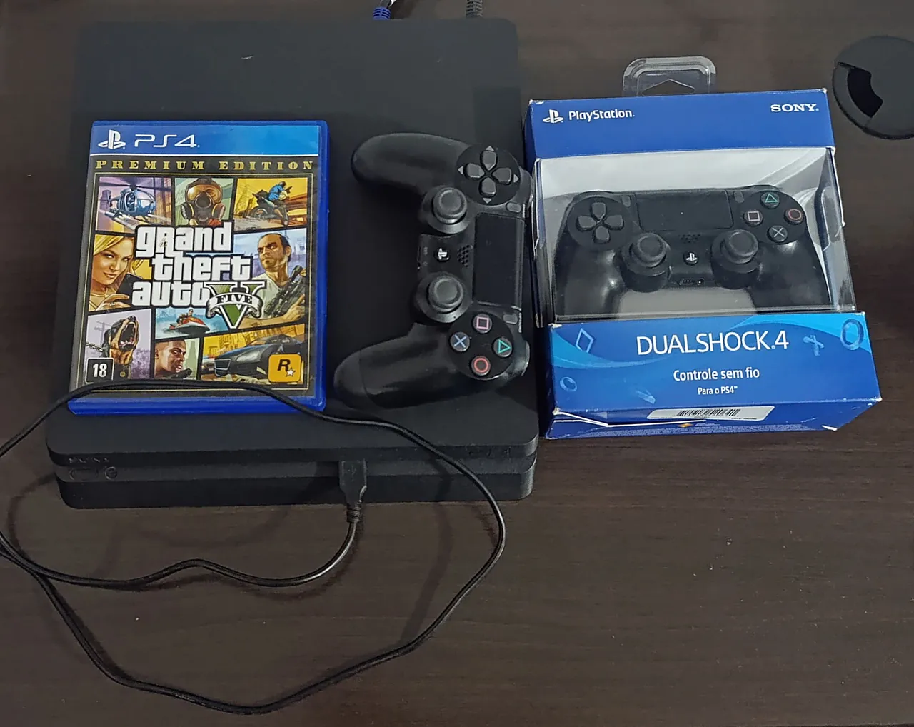 PlayStation 4 (PS4) + 2 Controles + Jogo GTA 5A V