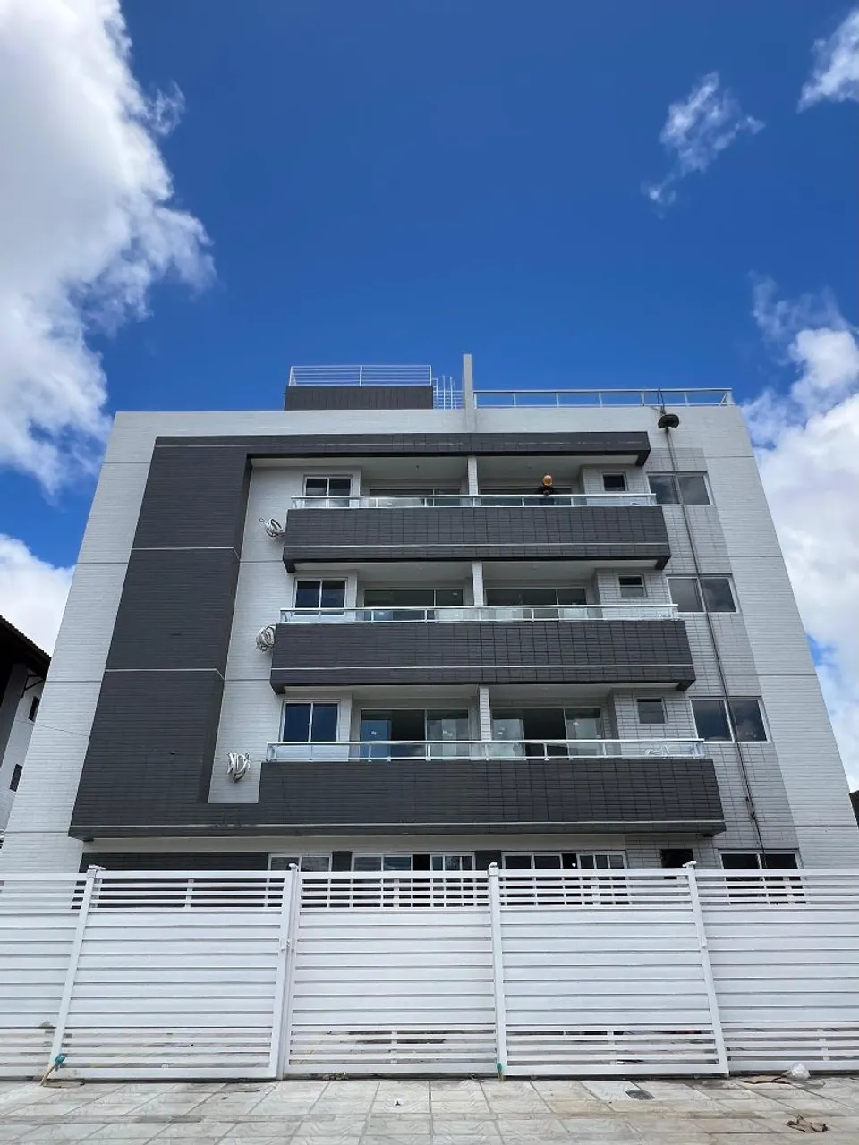 Apartamentos com varanda e Elevador no Cristo