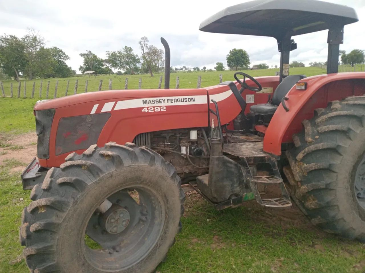 Tratores Massey 292 com lâmina e sem lâmina  - Foto 5