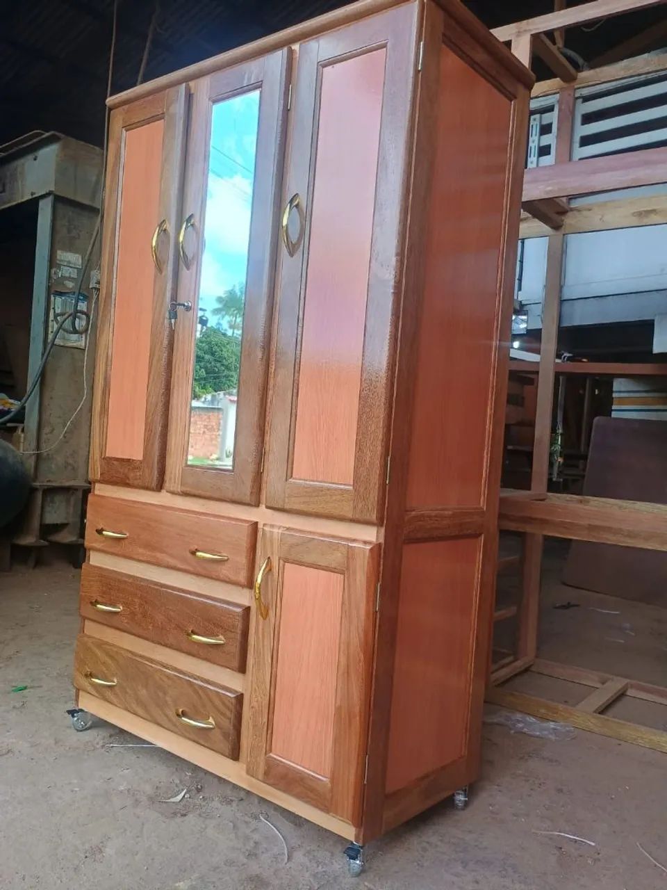 GUARDA ROUPA DE 3 PORTAS NOVO  - Foto 2