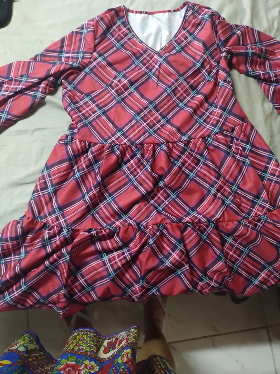 Vestido xadrez vermelho com mangas longas - Foto 2