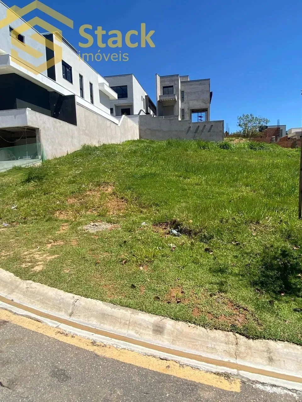 TERRENO A VENDA EM JUNDIAÍ NO CONDOMÍNIO FECHADO BRISAS JUNDIAÍ.
