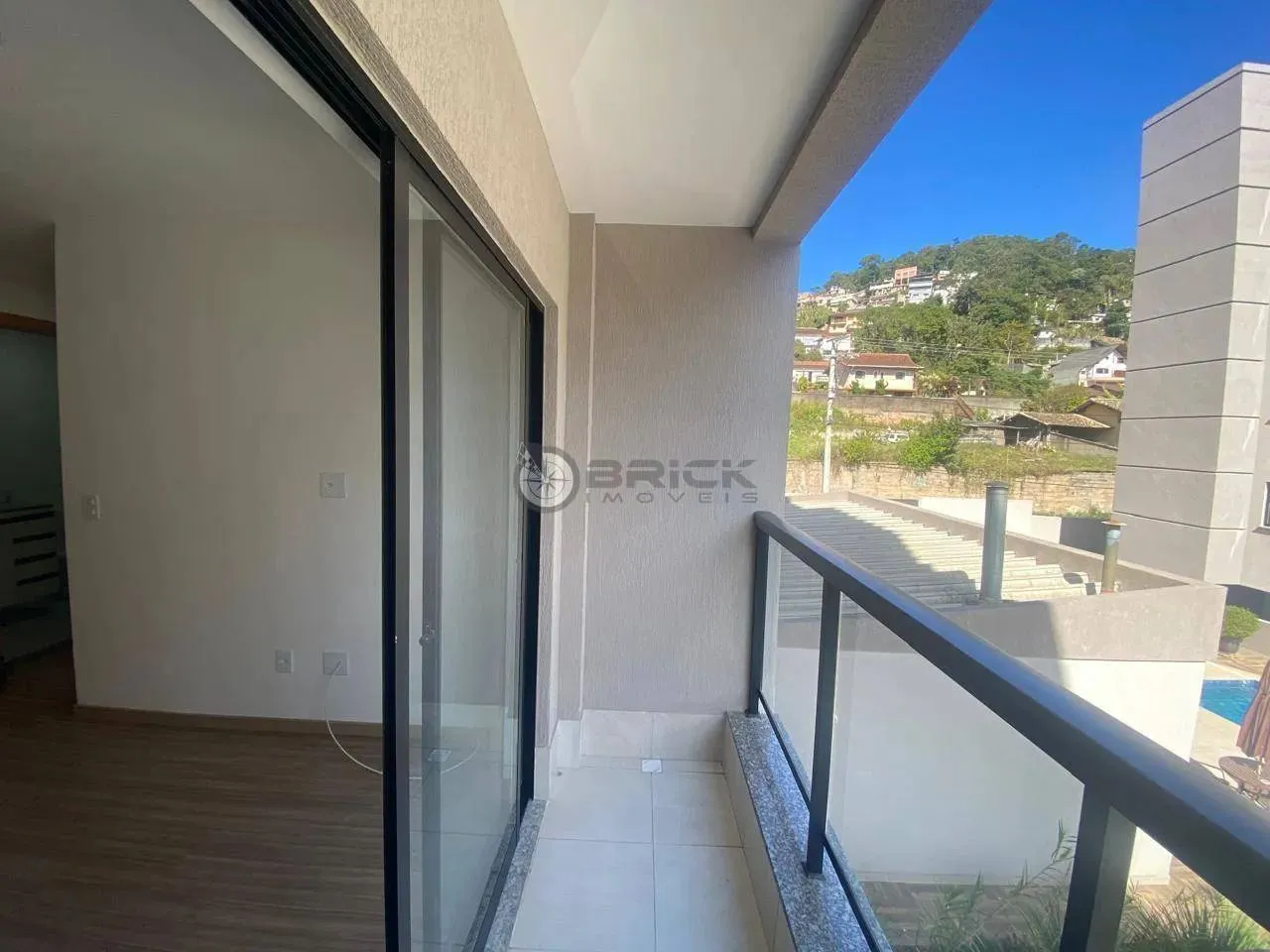 Apartamento para locação com 2 quartos sendo 1 suíte, 60 m² no Alto - Teresópolis/RJ.