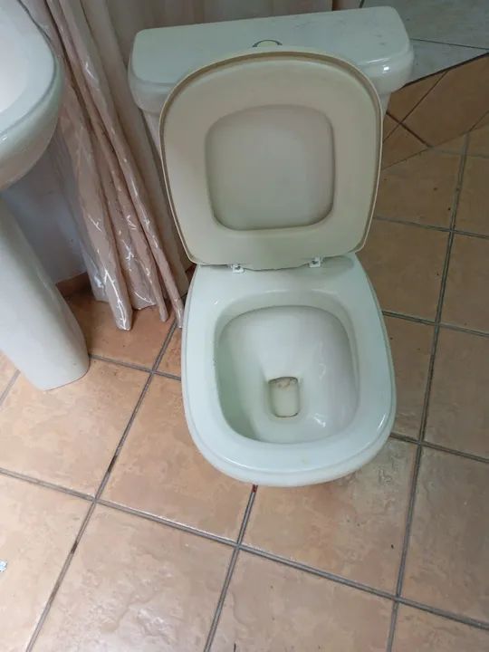 Conjunto de banheiro Completo Caixa acoplada,e LavatorioVaso