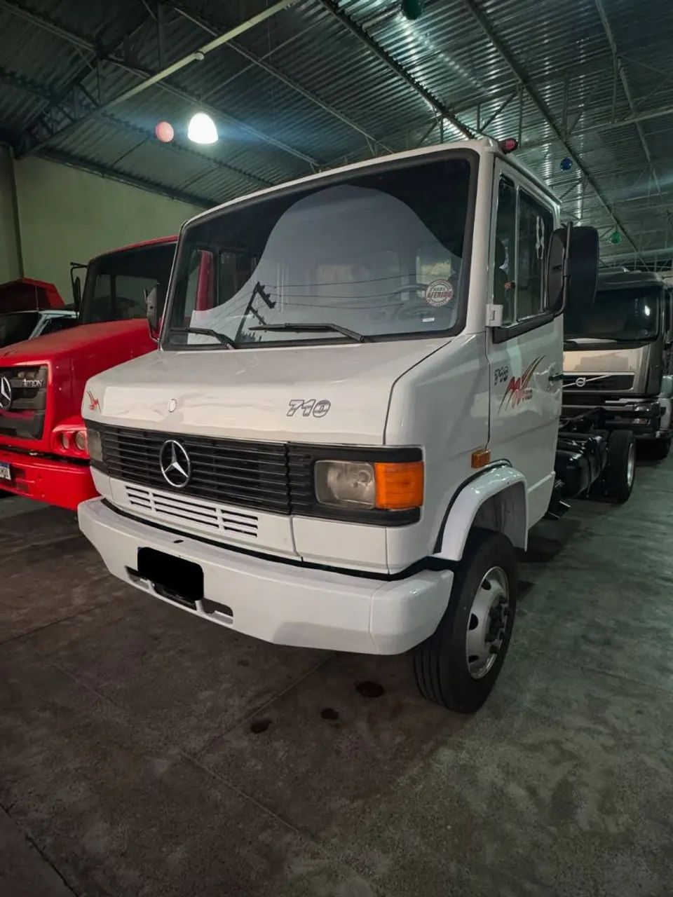 Mercedes 710 - Foto 2
