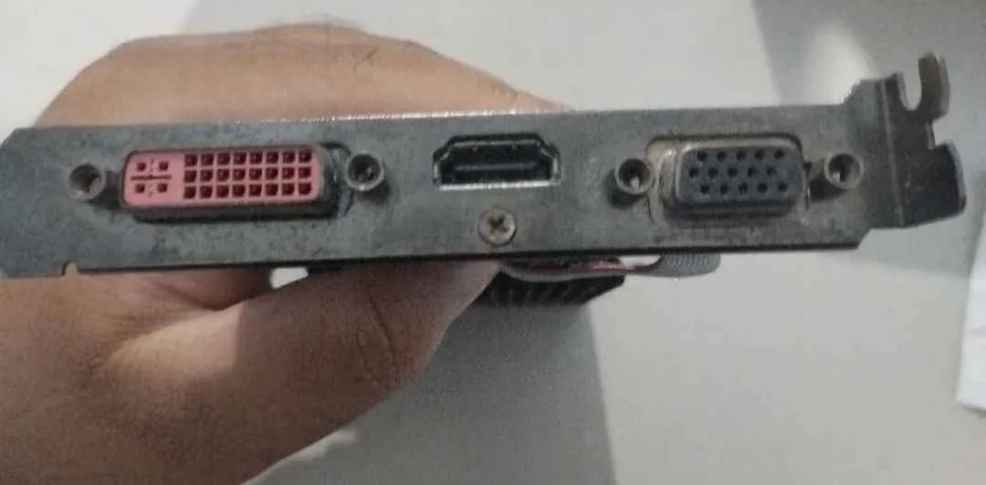 (COM DEFEITO) ATI Radeon HD 5450 Usada - Foto 2