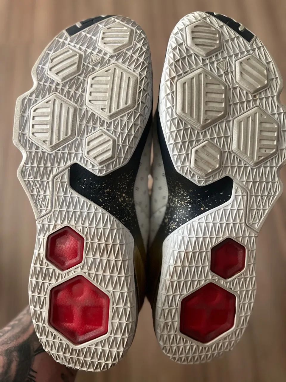 Tênis Nike LeBron 13 Low - Foto 5