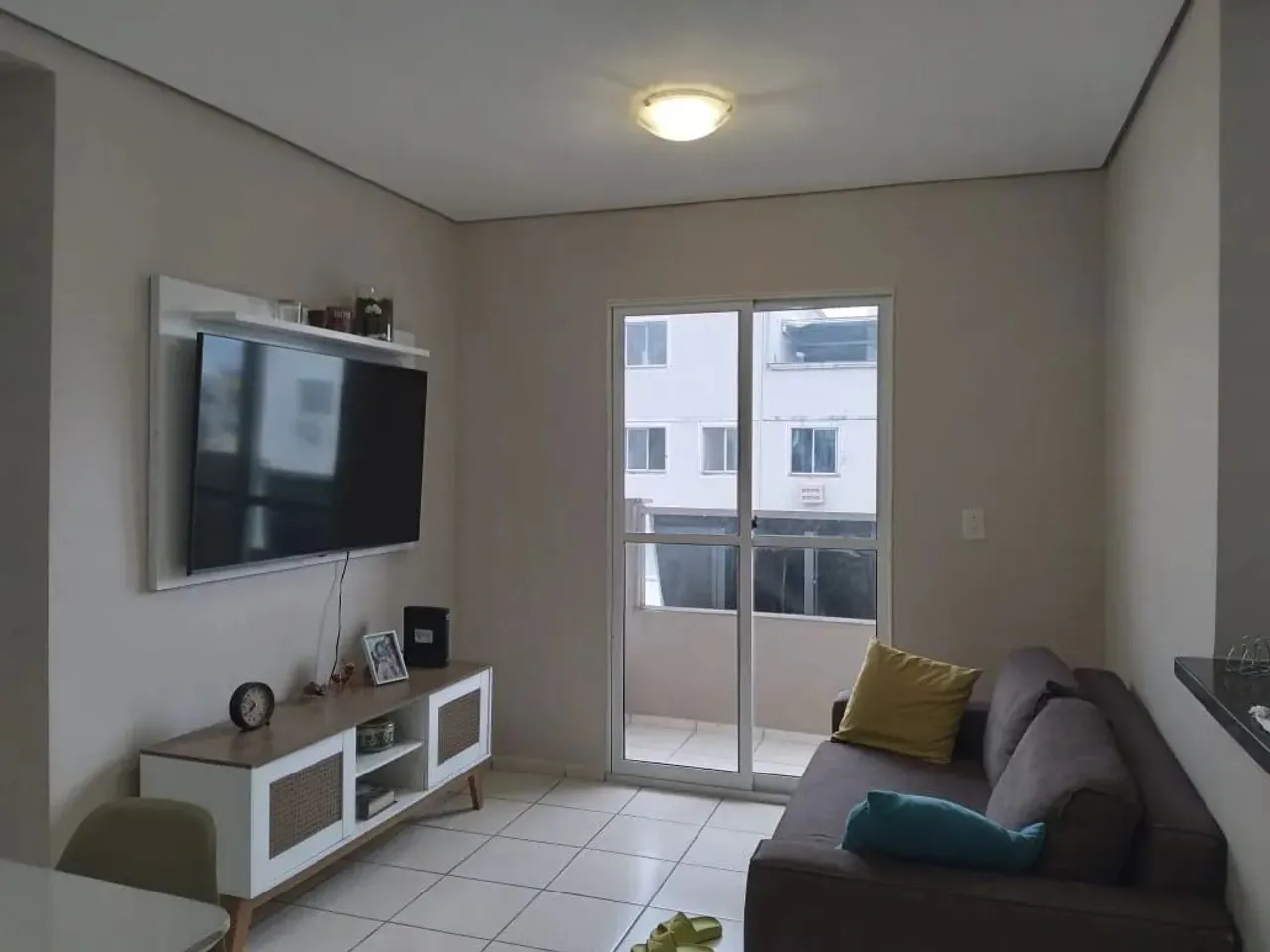 Apartamento com sacada & Suite - av. Feb