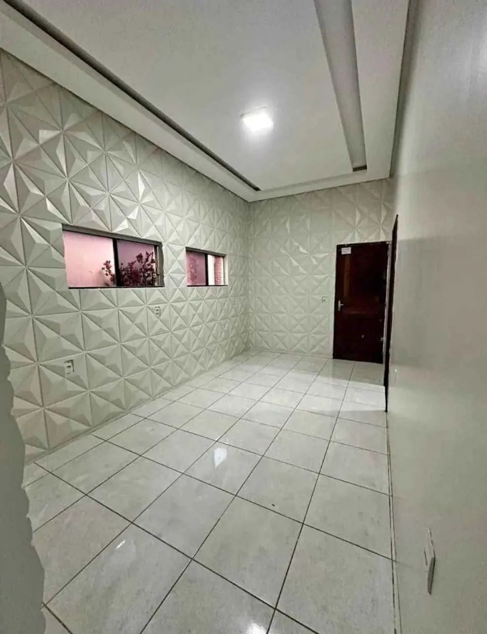 VENDO CASA RECÉM REFORMADA PROX A AUGUSTO MONTENEGRO!