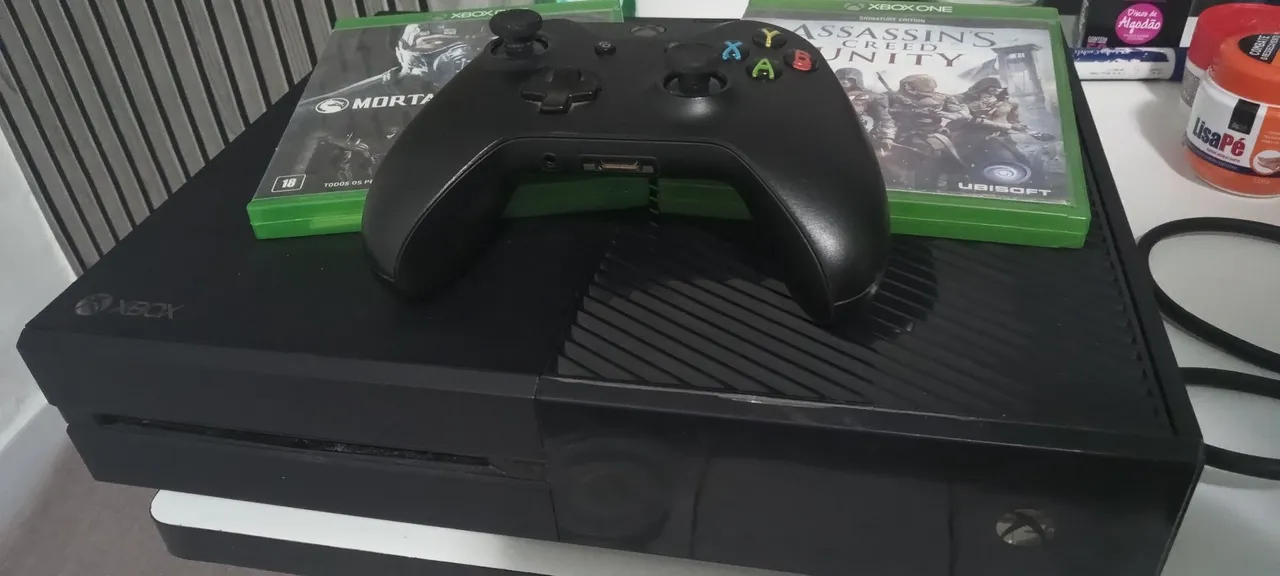 Xbox One com Jogos e Controle
