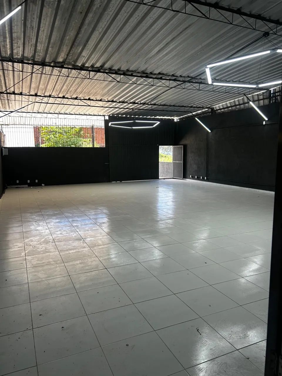  Vendo ou Alugo Galpão 10x20  - Foto 2