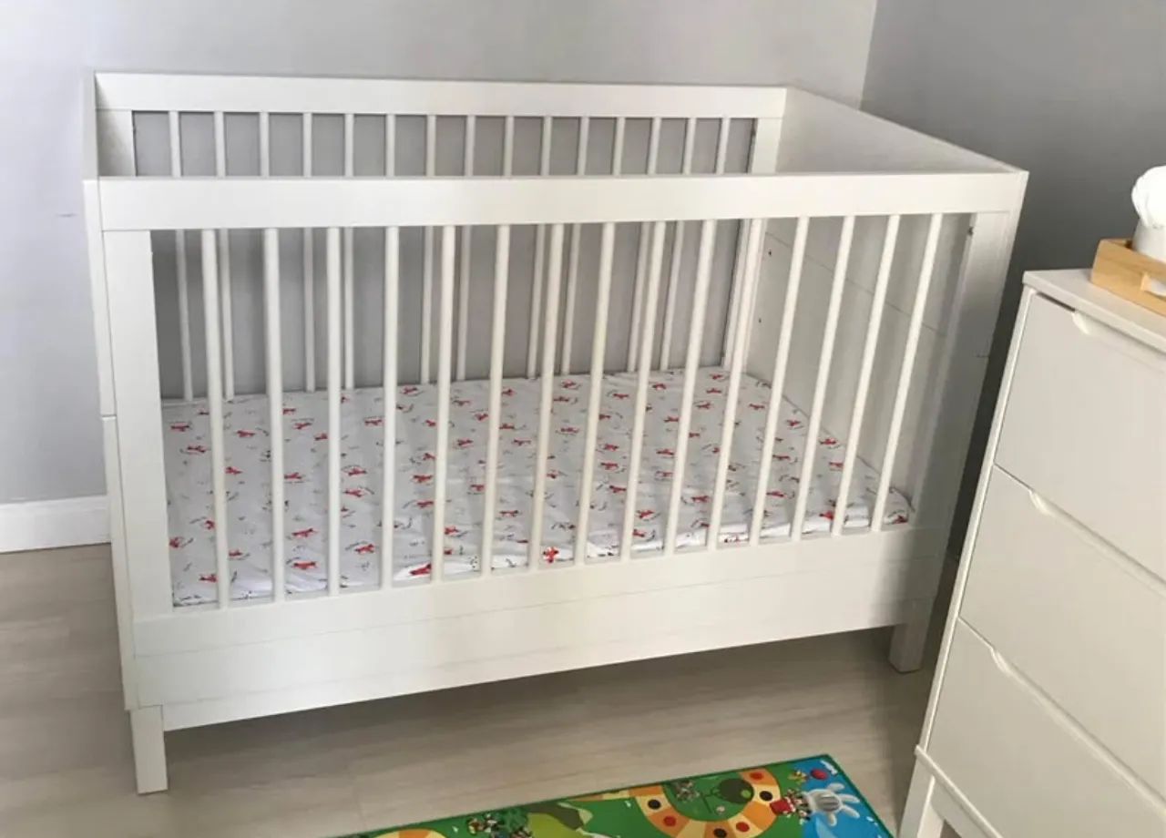 Berço branco Quater com colchão 64288879314947121