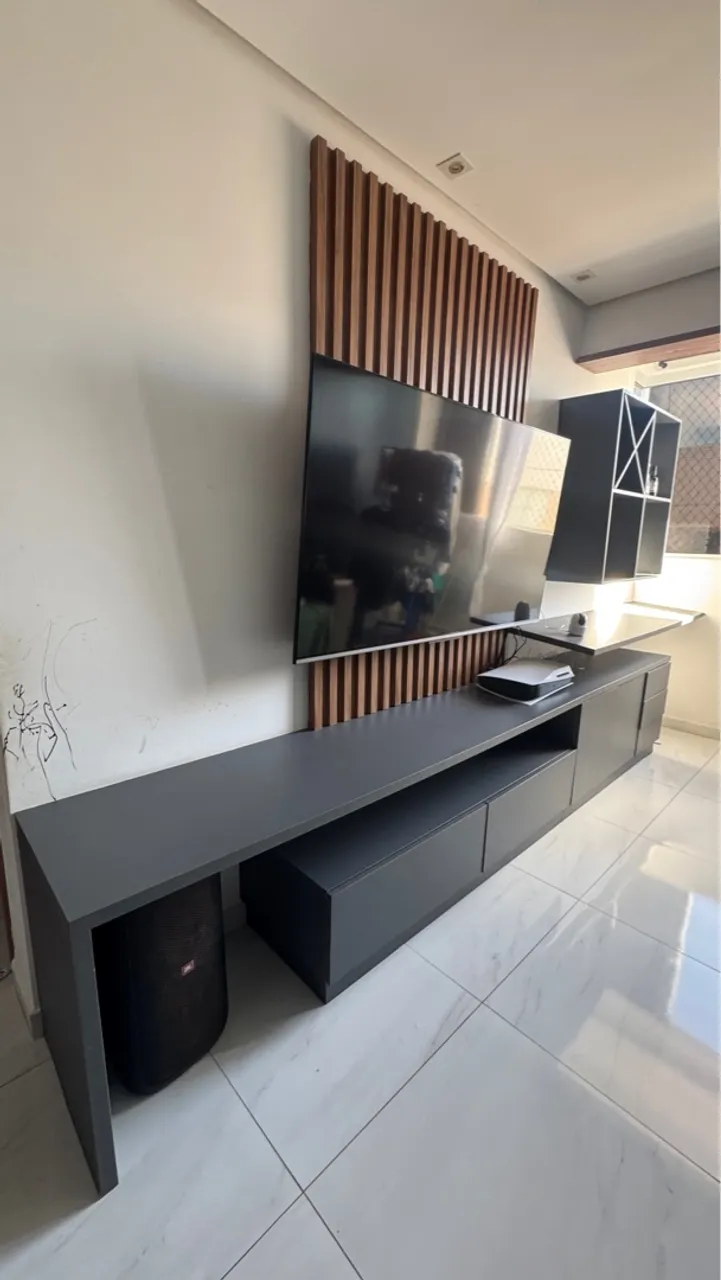 Rack para TV com Painel em Madeira