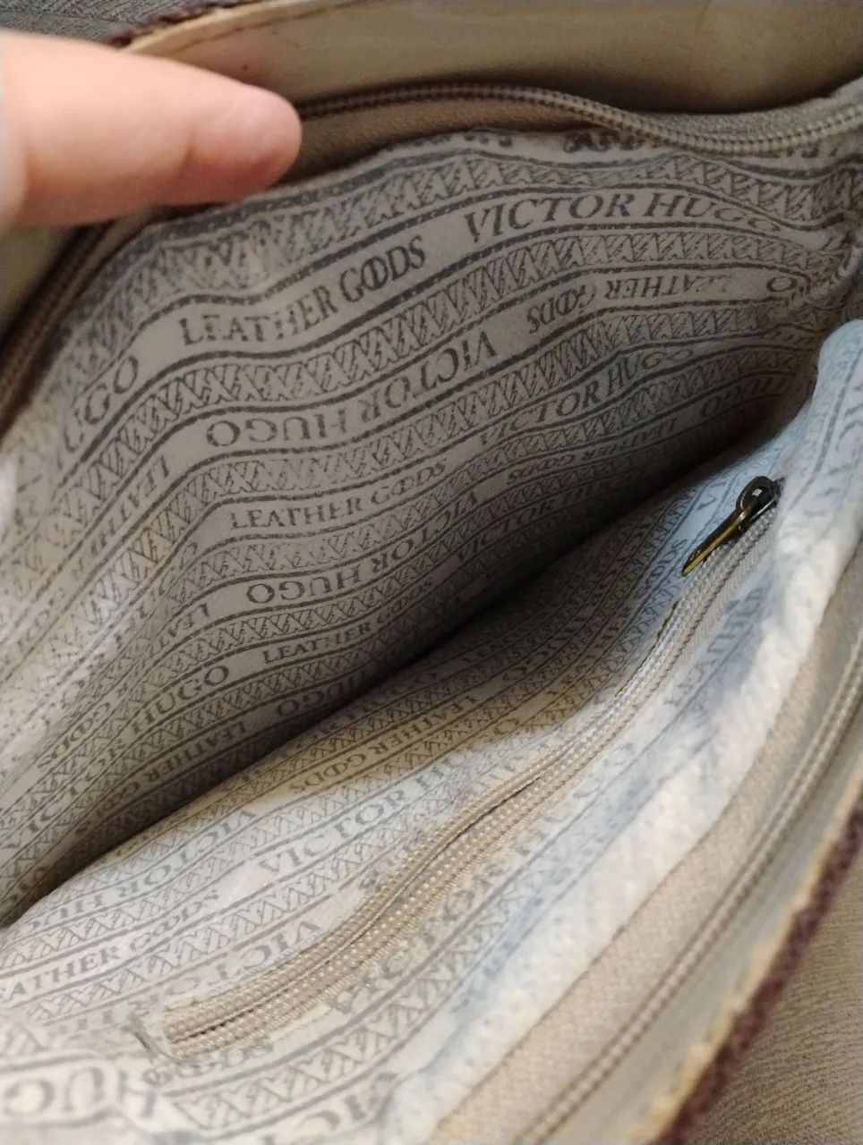 Bolsa de Ombro Clássica com Detalhes Elegantes - Foto 3