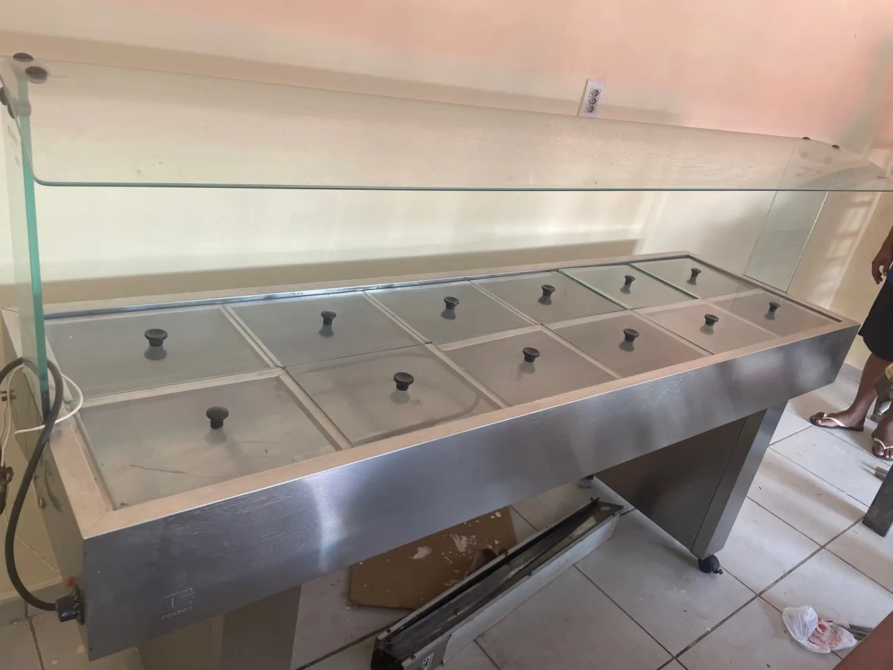 VENDE-SE SELF-SERVICE 12 CUBAS