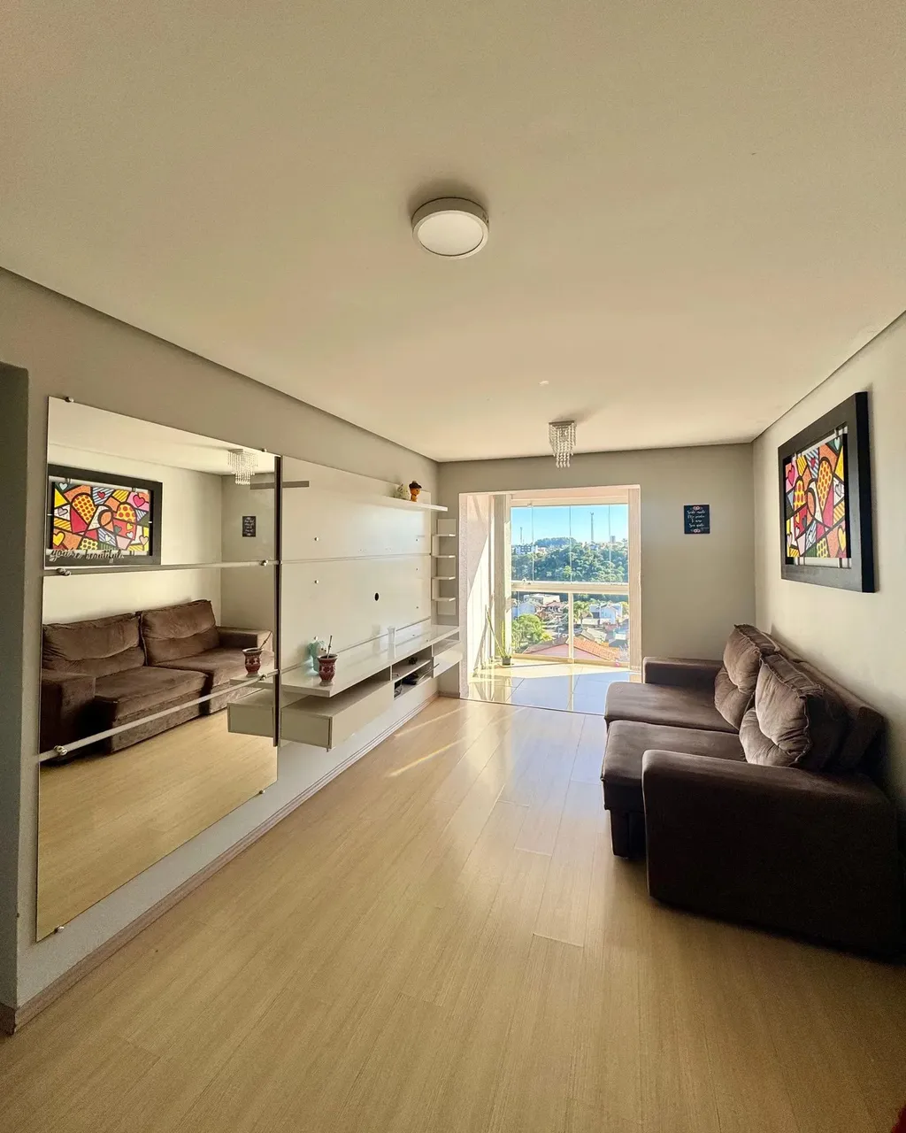 BENTOALVES aluga apartamento semi-mobiliado, 2 dormitórios, bairro Kayser em Caxias do Sul